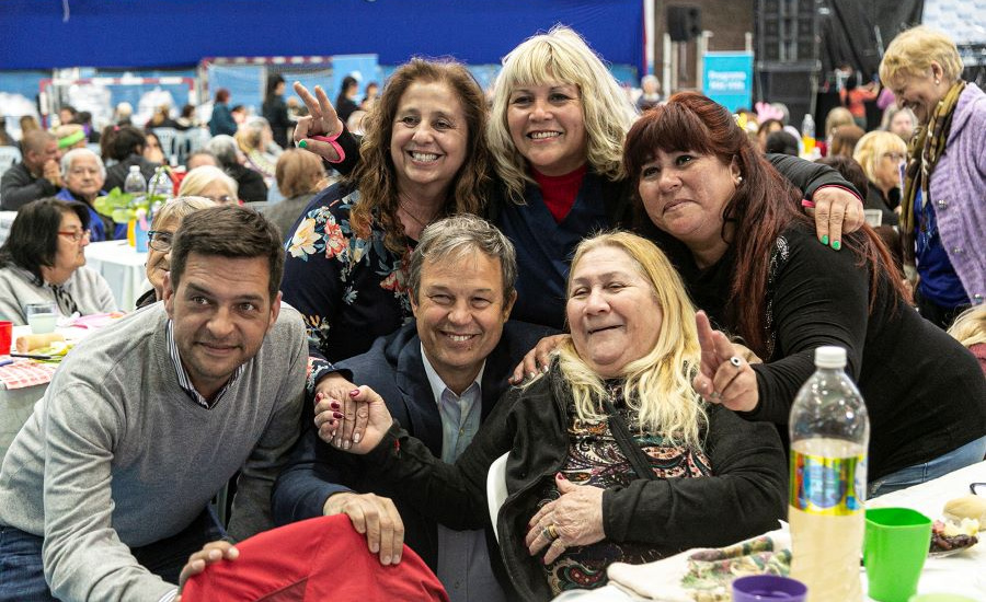 Cascallares y Fabiani homenajearon a las trabajadoras vecinales de Alte Brown por su trabajo social